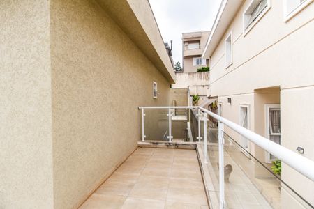 Casa de condomínio à venda com 224m², 3 quartos e 4 vagas Casa de condomínio à venda com 224m², 3 quartos e 4 vagasVaranda da Suíte