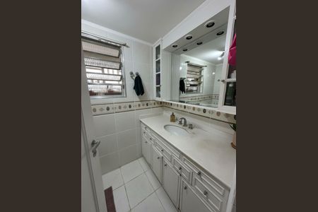 Apartamento para alugar com 96m², 3 quartos e 2 vagas Apartamento para alugar com 96m², 3 quartos e 2 vagasBanheiro 1