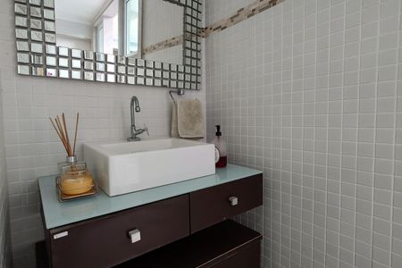 Casa de condomínio à venda com 485m², 4 quartos e 5 vagasBanheiro 