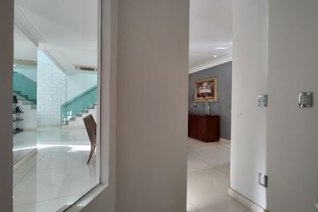 Casa de condomínio à venda com 485m², 4 quartos e 5 vagasDetalhe 