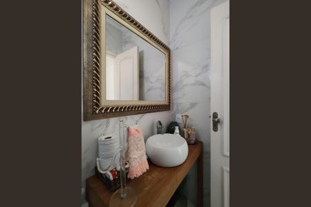 Casa de condomínio à venda com 485m², 4 quartos e 5 vagasLavabo