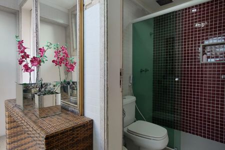 Casa de condomínio à venda com 485m², 4 quartos e 5 vagasBanheiro 