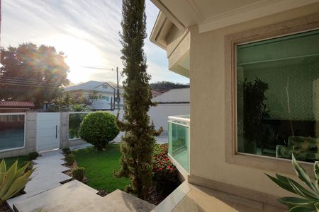 Casa de condomínio à venda com 485m², 4 quartos e 5 vagasQuintal