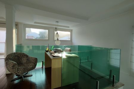 Casa de condomínio à venda com 485m², 4 quartos e 5 vagasHall social