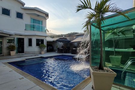 Casa de condomínio à venda com 485m², 4 quartos e 5 vagasPiscina
