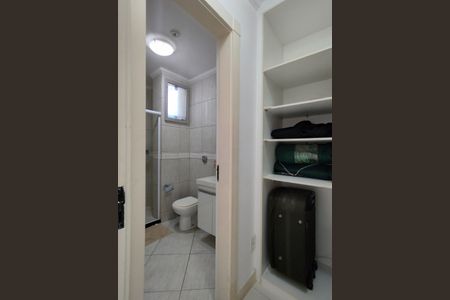 Casa de condomínio à venda com 485m², 4 quartos e 5 vagasCloset da suíte 1