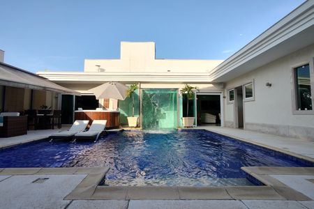 Casa de condomínio à venda com 485m², 4 quartos e 5 vagasPiscina