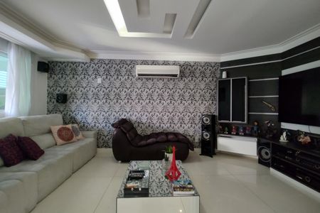 Casa de condomínio à venda com 485m², 4 quartos e 5 vagasSala de TV