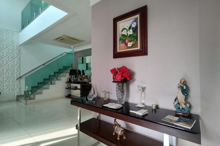 Casa de condomínio à venda com 485m², 4 quartos e 5 vagasHall de entrada