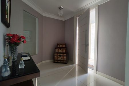 Casa de condomínio à venda com 485m², 4 quartos e 5 vagasHall de entrada