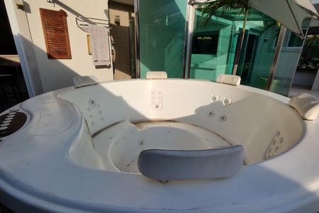 Casa de condomínio à venda com 485m², 4 quartos e 5 vagasSpa Ofurô