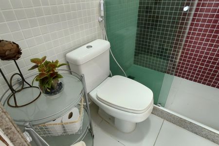 Casa de condomínio à venda com 485m², 4 quartos e 5 vagasBanheiro 