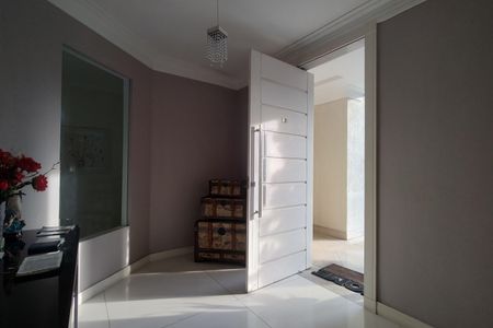 Casa de condomínio à venda com 485m², 4 quartos e 5 vagasHall de entrada