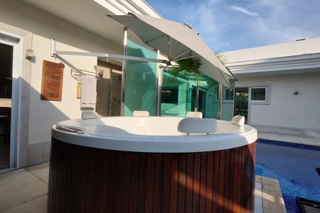 Casa de condomínio à venda com 485m², 4 quartos e 5 vagasPiscina
