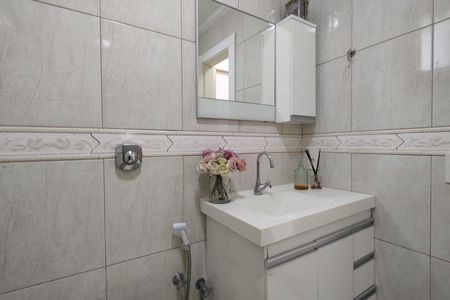 Casa de condomínio à venda com 485m², 4 quartos e 5 vagasBanheiro da Suíte 1