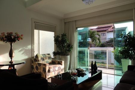 Sala de casa de condomínio à venda com 4 quartos, 485m² em Taquara, Rio de Janeiro