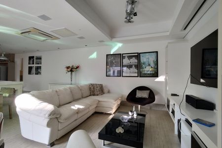 Casa de condomínio à venda com 485m², 4 quartos e 5 vagasEspaço Gourmet