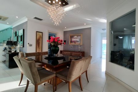 Casa de condomínio à venda com 485m², 4 quartos e 5 vagasSala de Jantar