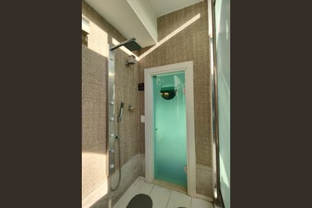 Casa de condomínio à venda com 485m², 4 quartos e 5 vagasSauna 