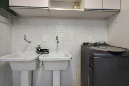 Casa de condomínio à venda com 485m², 4 quartos e 5 vagasÁrea de Serviço