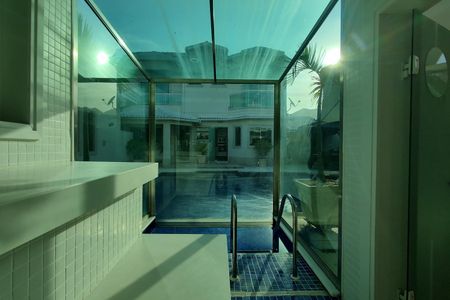 Casa de condomínio à venda com 485m², 4 quartos e 5 vagasSauna