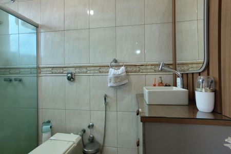 Casa de condomínio à venda com 485m², 4 quartos e 5 vagasBanheiro da Suíte 4