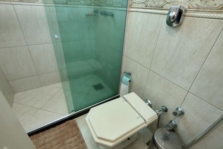 Casa de condomínio à venda com 485m², 4 quartos e 5 vagasBanheiro da Suíte 4