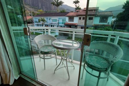 Casa de condomínio à venda com 485m², 4 quartos e 5 vagasVaranda do Quarto Suíte 2