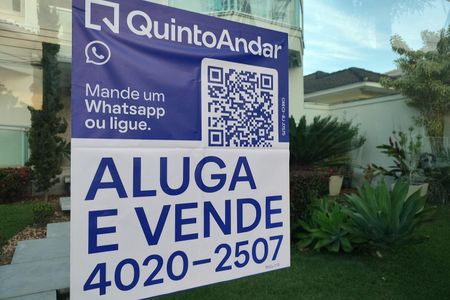 Casa de condomínio à venda com 485m², 4 quartos e 5 vagasPlaca