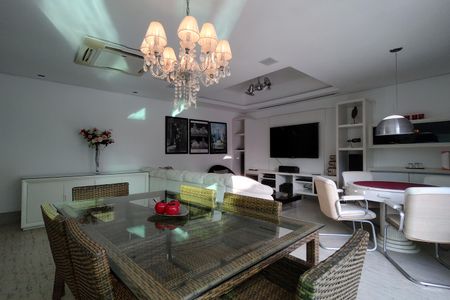 Casa de condomínio à venda com 485m², 4 quartos e 5 vagasEspaço Gourmet