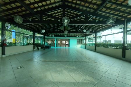 Casa de condomínio à venda com 485m², 4 quartos e 5 vagasÁrea comum - Salão de festas