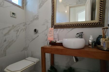 Casa de condomínio à venda com 485m², 4 quartos e 5 vagasLavabo