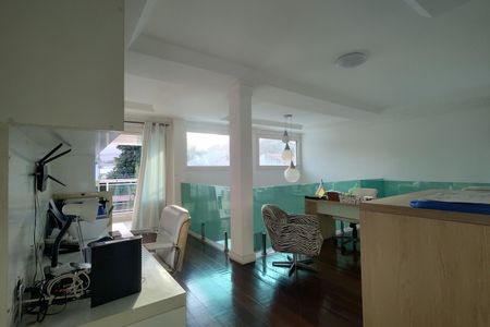 Casa de condomínio à venda com 485m², 4 quartos e 5 vagasHall social