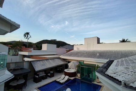 Casa de condomínio à venda com 485m², 4 quartos e 5 vagasVista da Sacada