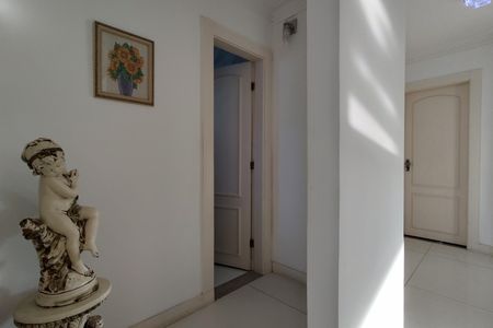 Casa de condomínio à venda com 485m², 4 quartos e 5 vagasLavabo