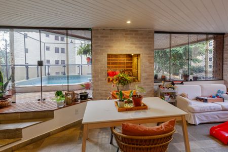 Apartamento à venda com 212m², 4 quartos e 3 vagas Apartamento à venda com 212m², 4 quartos e 3 vagasSala