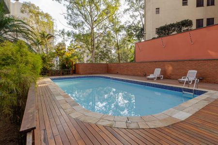 Apartamento à venda com 212m², 4 quartos e 3 vagas Apartamento à venda com 212m², 4 quartos e 3 vagasPiscina