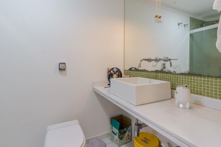 Apartamento à venda com 212m², 4 quartos e 3 vagas Apartamento à venda com 212m², 4 quartos e 3 vagasBanheiro da Suíte 1