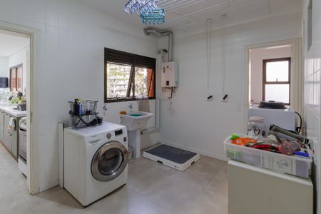 Apartamento à venda com 212m², 4 quartos e 3 vagas Apartamento à venda com 212m², 4 quartos e 3 vagasÁrea de Serviço