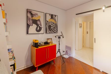 Apartamento à venda com 212m², 4 quartos e 3 vagas Apartamento à venda com 212m², 4 quartos e 3 vagasQuarto