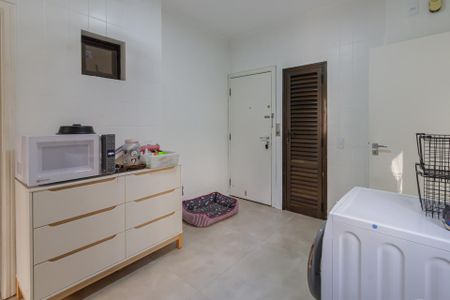 Apartamento à venda com 212m², 4 quartos e 3 vagas Apartamento à venda com 212m², 4 quartos e 3 vagasÁrea de Serviço