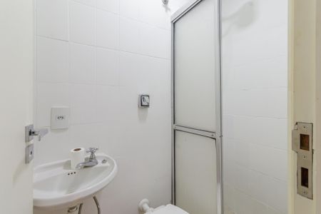 Apartamento à venda com 212m², 4 quartos e 3 vagas Apartamento à venda com 212m², 4 quartos e 3 vagasBanheiro de serviço