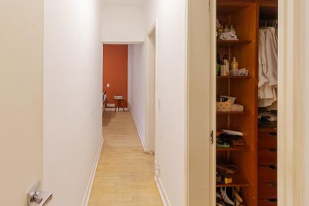 Apartamento à venda com 212m², 4 quartos e 3 vagas Apartamento à venda com 212m², 4 quartos e 3 vagasSuíte 3