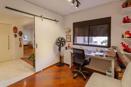 Apartamento à venda com 212m², 4 quartos e 3 vagas Apartamento à venda com 212m², 4 quartos e 3 vagasQuarto