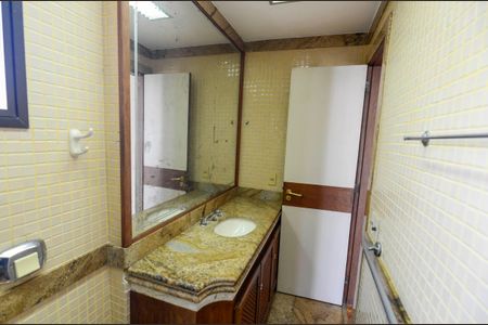 Apartamento à venda com 123m², 3 quartos e 2 vagasBanheiro da Suíte