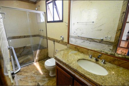 Apartamento à venda com 123m², 3 quartos e 2 vagasBanheiro da Suíte