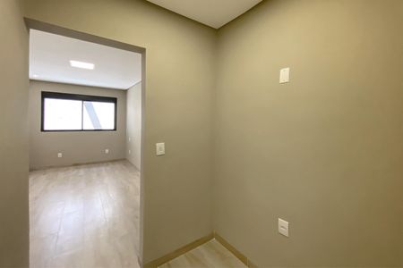 Casa à venda com 420m², 5 quartos e 7 vagas Casa à venda com 420m², 5 quartos e 7 vagasCloset da Suíte 4