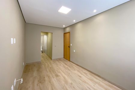 Casa à venda com 420m², 5 quartos e 7 vagas Casa à venda com 420m², 5 quartos e 7 vagasSuíte 4