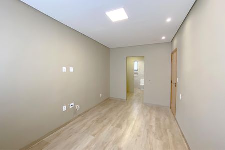 Casa à venda com 420m², 5 quartos e 7 vagas Casa à venda com 420m², 5 quartos e 7 vagasSuíte 4