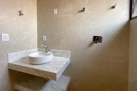 Casa à venda com 420m², 5 quartos e 7 vagas Casa à venda com 420m², 5 quartos e 7 vagasBanheiro da Suíte 3